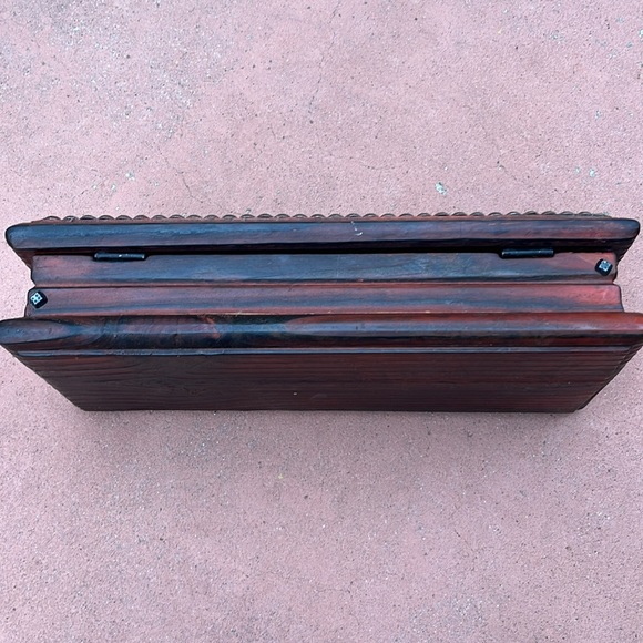 Vintage wood and carved leather dresser jewelry box - Picture 8 of 16